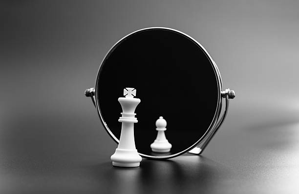 istock King piece wants to be pawn 2218781300
