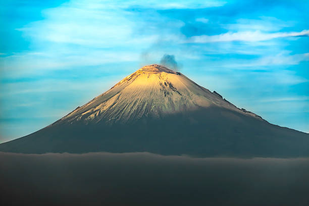 istock Popocatepetl Volcano 2218966746