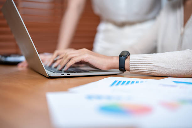 istock Collaborative planning in marketing is essential for effective cosmetic packaging strategies. focus on data analysis enhances decision making and drives successful outcomes 2219119843