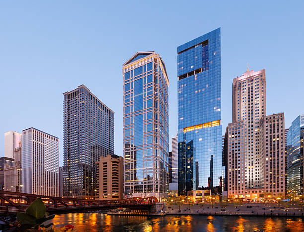 istock Scenic view of downtown Chicago during sunset 2219289544