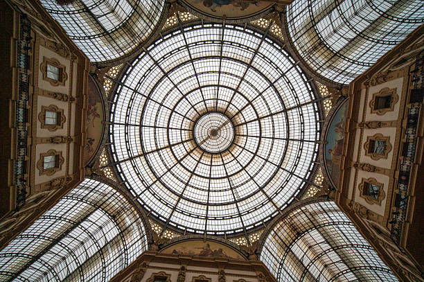 istock Galleria di Milano 2219356209