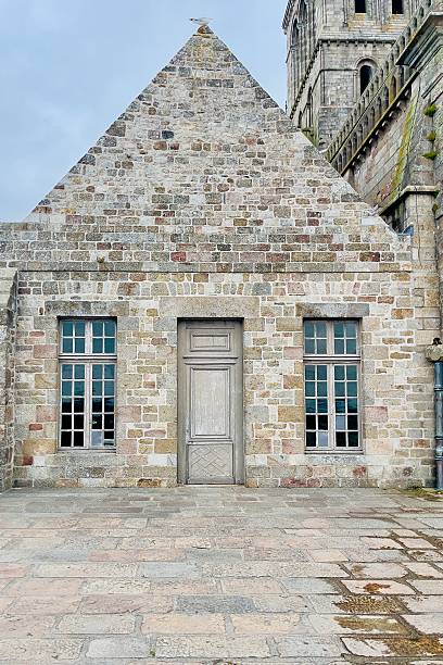 Le Mont Saint Michel mei 2025 op een bewolkte dag