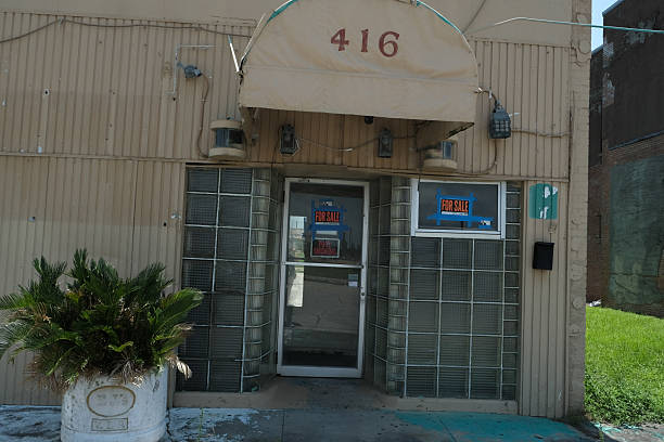 Dirty, messy, abandoned business building. Business failure.