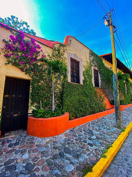 streets of malinalco, mexico state, ixtapan region - toluca mexico photos et images de collection