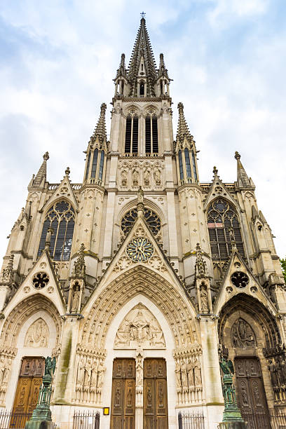 Front facade of the Basilica of Saint Epvre in Nancy
