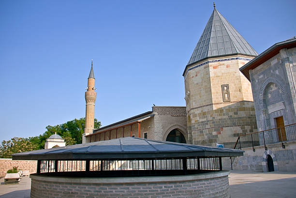 istock Alaeddin Mosque and Tomb in Konya, Turkey 2220008705