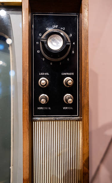 istock Very old tube television 2220262585