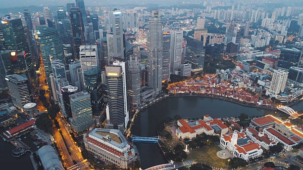 landmark aerial view financial building around marina bay district in singapore center of financial hub of asia - singapore skyline - fotografias e filmes do acervo