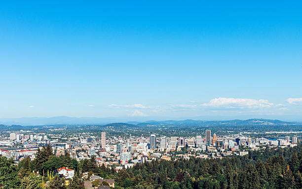 istock City view - Portland, Oregon 2220311334