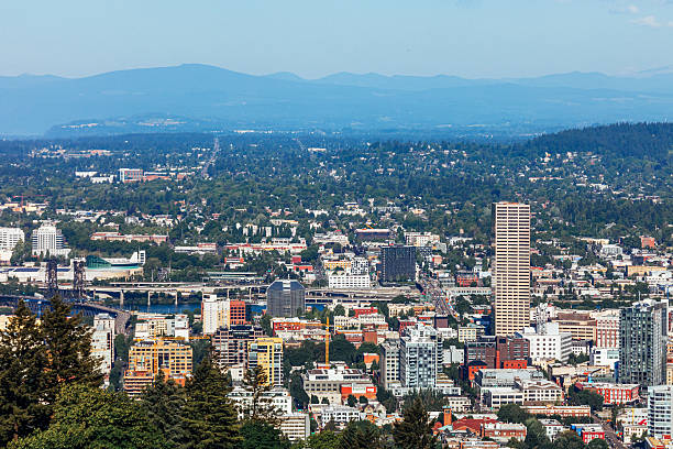 istock City view - Portland, Oregon 2220311342