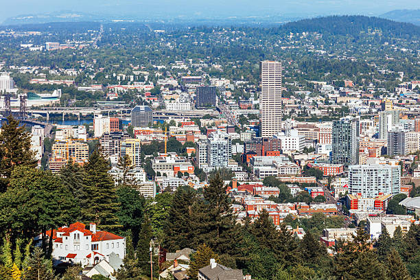 istock City view - Portland, Oregon 2220311345