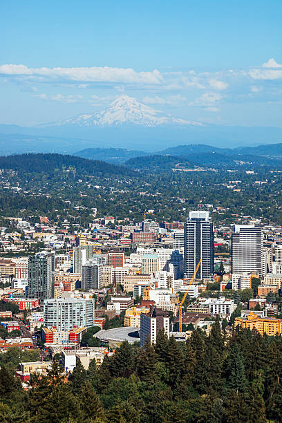 istock City view - Portland, Oregon 2220311346