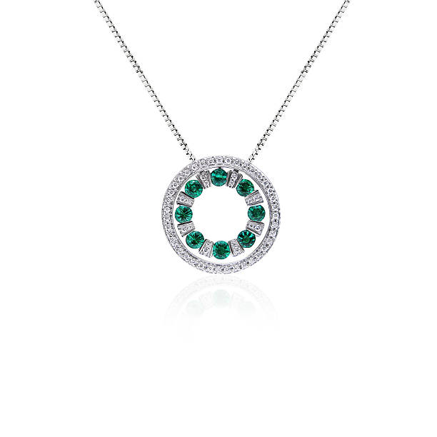 Pendant with emerald and diamonds, round shape