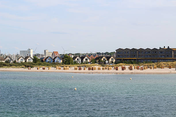 istock Heiligenhafen im Sonnenschein 2220457226