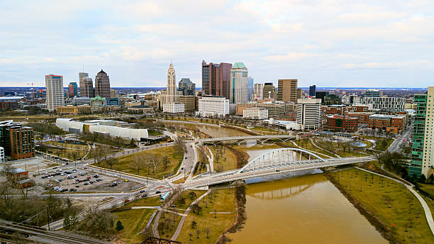 istock Columbus Ohio Bridges - River 2220498790