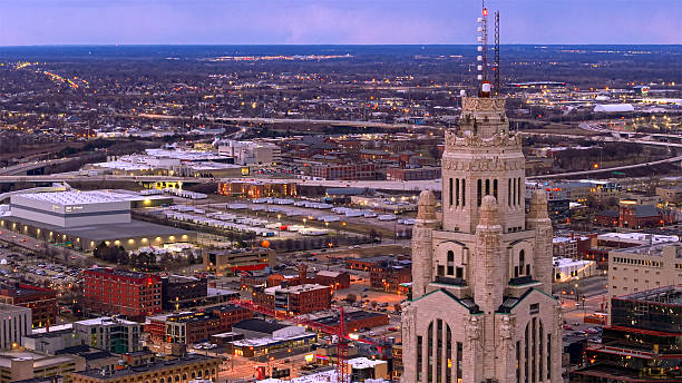 istock Downtown Columbus Ohio Skyline - City Hall - Twilight 2220498888