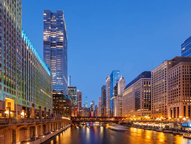 istock Scenic view of downtown Chicago during sunset 2220578440
