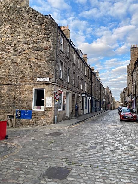 istock Charming Cobblestone Lane in Edinburgh’s New Town 2221153062