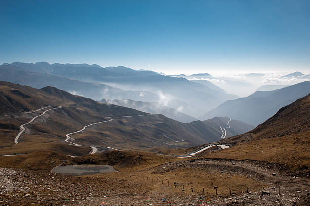 Hainan Mongolian and Tibetan Autonomous Prefecture, Qinghai Province-Western Plateau Highway Scenery