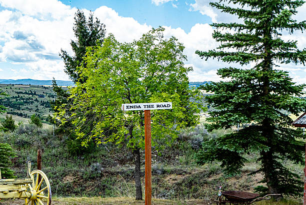 istock End of the Road 2221217171