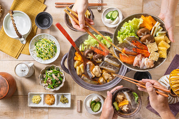 istock Our usual dinner table/Yosenabe 2221608710