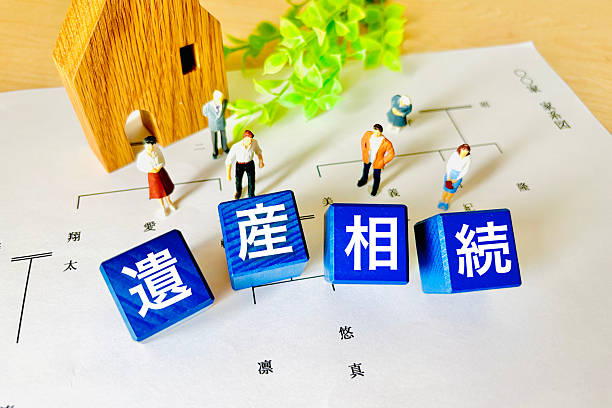 istock Family and relatives discussing inheritance 2221609715