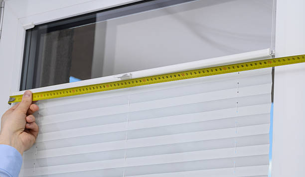 istock Pleats to measure, measure the window 2221810800