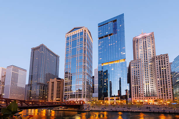 istock Scenic view of downtown Chicago during sunset 2221864574