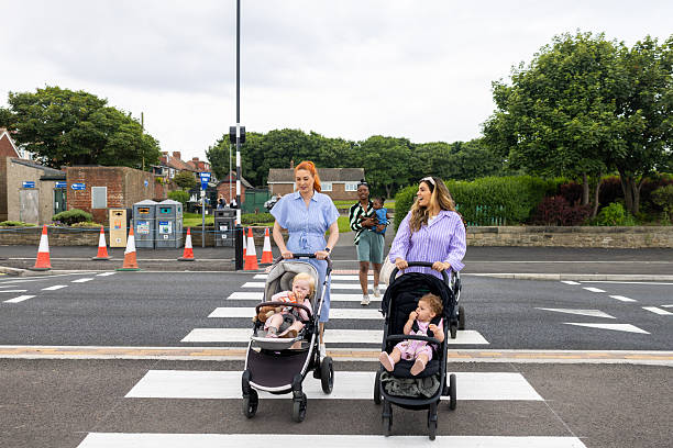 istock Crossing the Road Safely with Little Ones 2222017115