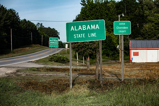 istock Alabama State Line Sign 2 2222166590