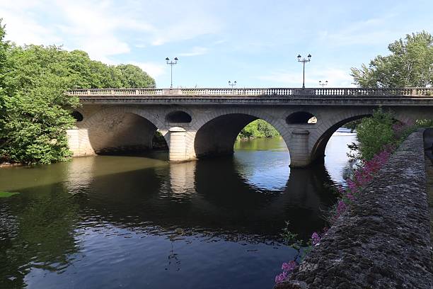 istock Castres - Salvages bridge 2222313830