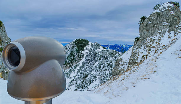La Dôle est un sommet situé dans le sud-ouest du Jura vaudois en Suisse, culminant à 1 677 mètres, c'est un centre de télécommunications important et stratégique avec un radar de contrôle du trafic aérien.