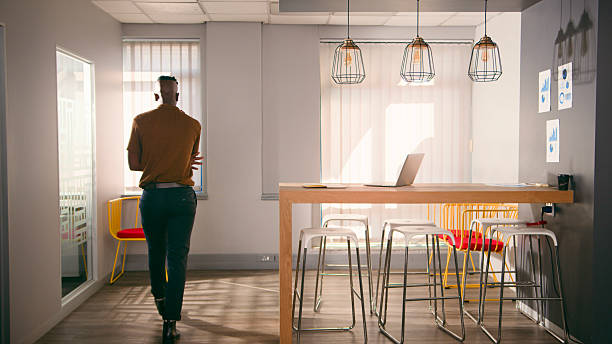 Modern Office Space Featuring Stylish Design with Innovative Workspace Layouts