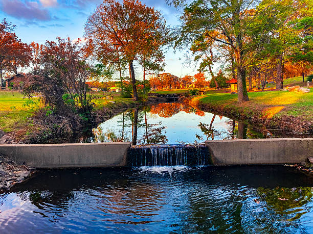 istock Autumn in War Memorial Park 2222665405
