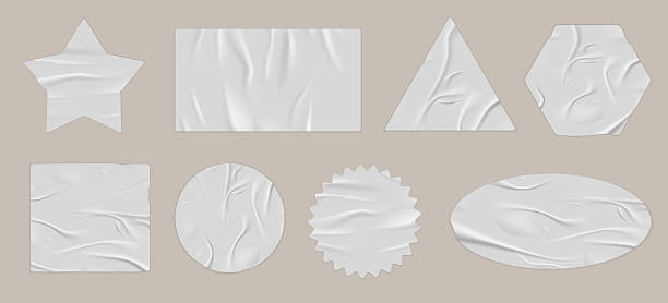 illustrations, cliparts, dessins animés et icônes de ensemble d’illustrations d’autocollants de diverses formes géométriques avec plis et effet d’humidité. - autocollant