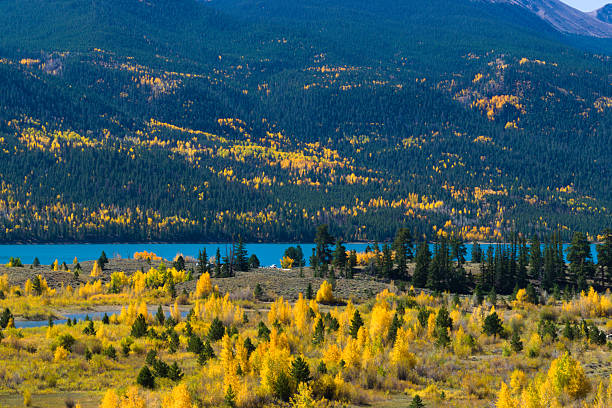 istock The Beautiful Twin Lakes By the Mountains 2222990564