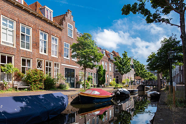 istock Leiden,  medieval houses and canals 2223027672