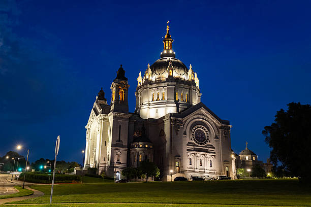 istock St. Paul Cathedral Illuminated at Night 2223153503