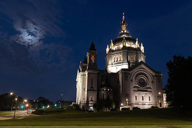 istock St. Paul Cathedral Illuminated at Night 2223153505