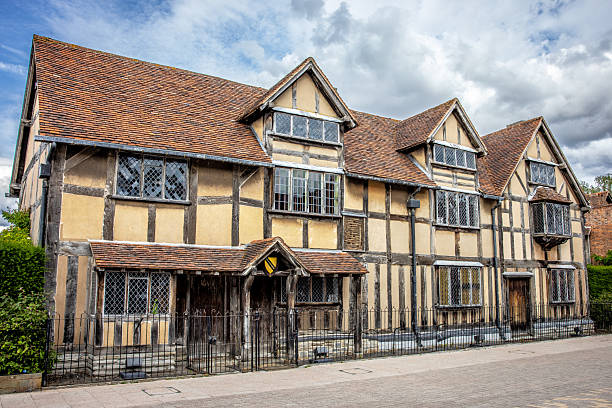 istock Shakespeare's Birthplace 2223369840