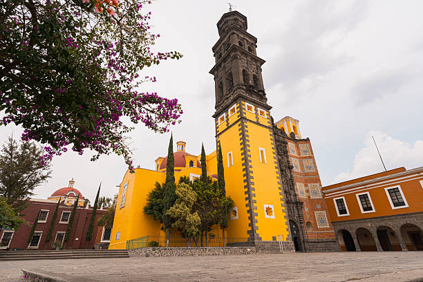 istock Templo conventual de San Francisco Puebla 2223561758