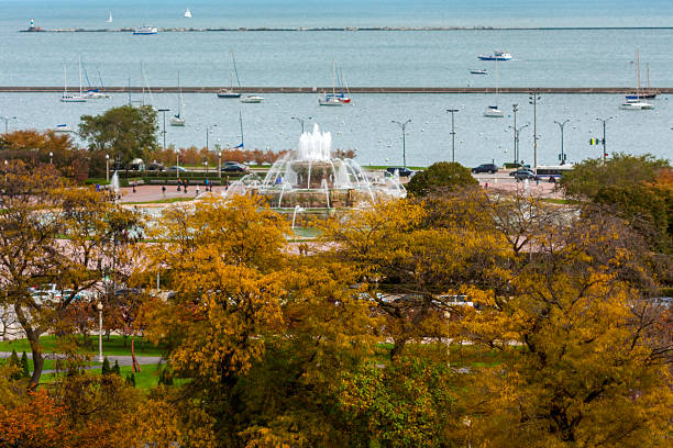 istock Buckingham Fountain in Autumn 2223578225