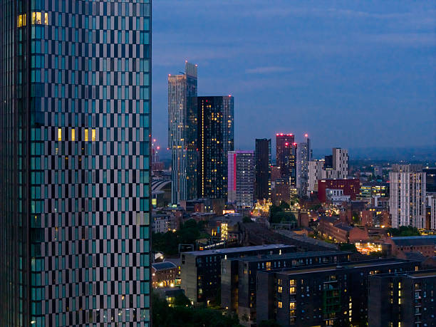 istock Twilight in The City 2223600940