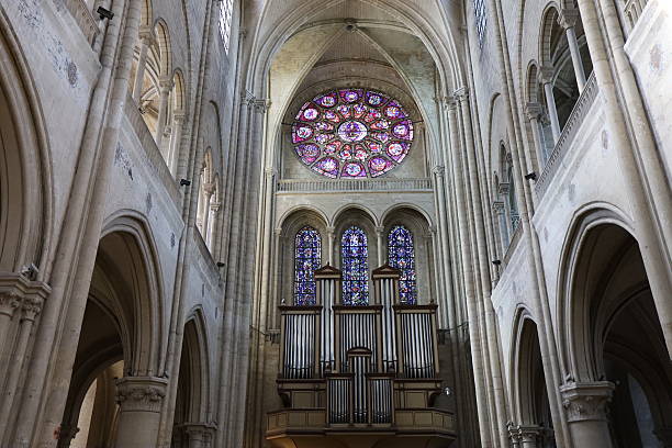 istock Mantes la Jolie - Collegiate church 2224749111