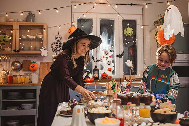 istock Preparing Halloween party at home 2224888169