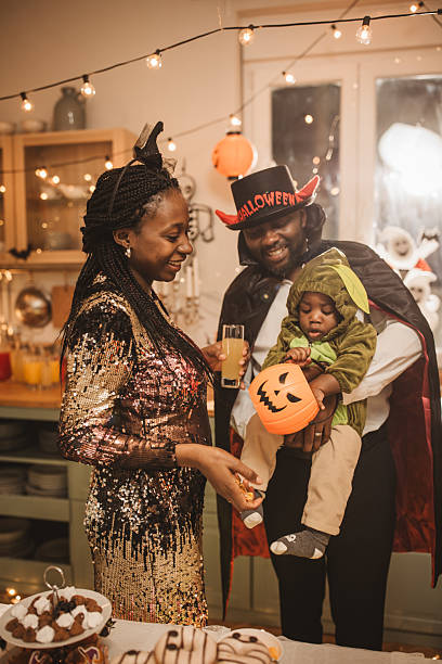 istock Halloween party at home 2224888190