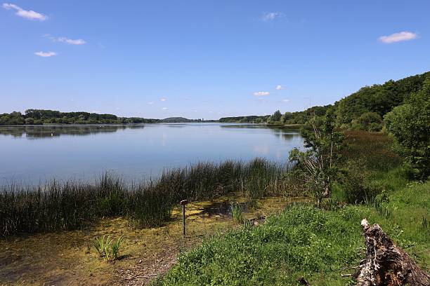 istock Montigny le Bretonneux - Saint-Quentin pond 2225034477