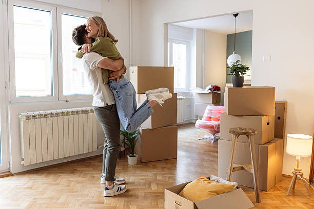 istock A happy couple celebrating a moving-in day 2225118665