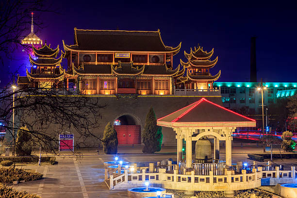 Yuhuang Pavilion in central Yinchuan was originally the old drum tower from the Ming dynasty and later converted into a Taoist pavilion dedicated to the Jade Emperor.
