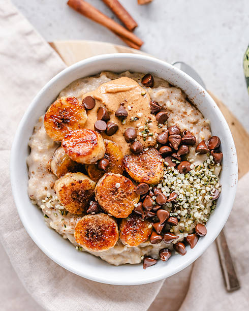 Oatmeal with peanut butter and caramelized banana